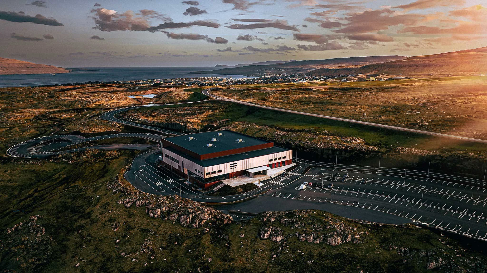 Við Tjarnir